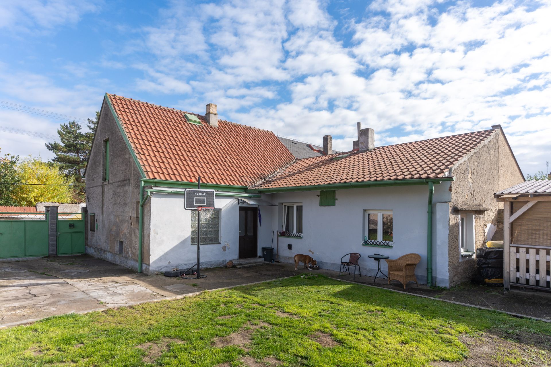 Prodej rodinného domu 3+1 se zahradou, Jeneč