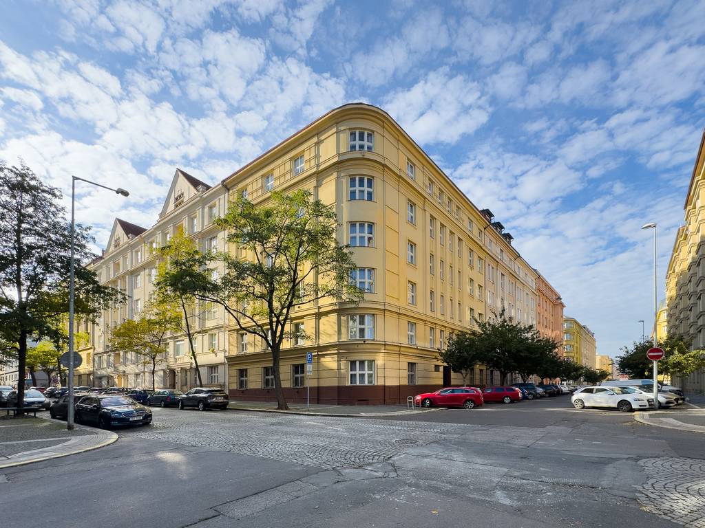 Prodej atypického bytu, Přemyslovská - Vinohrady